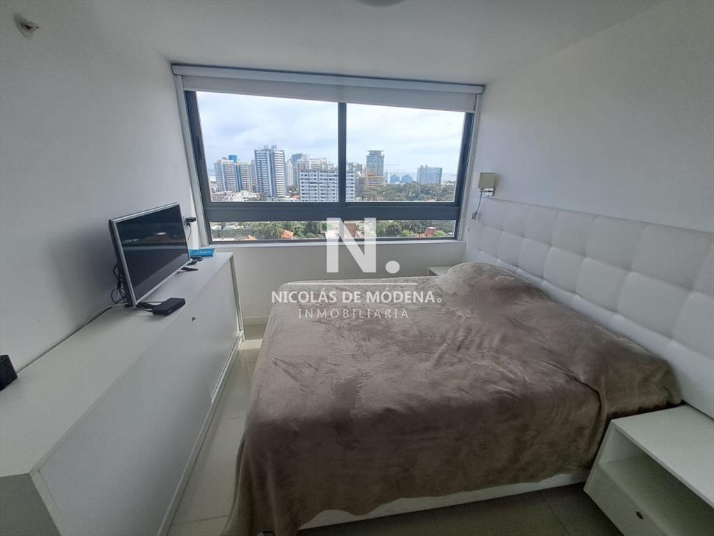 Apartamento de 2 dormitorios en venta en Punta