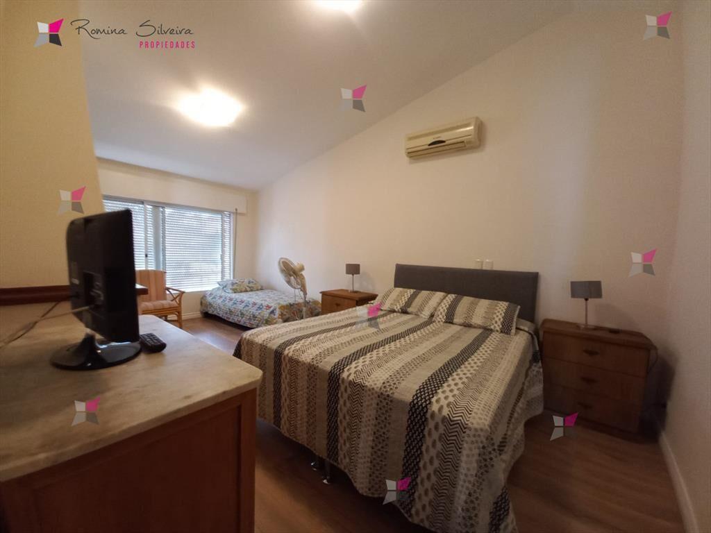 Vende casa de 3 dormitorios totalmente reformada. Con pisci