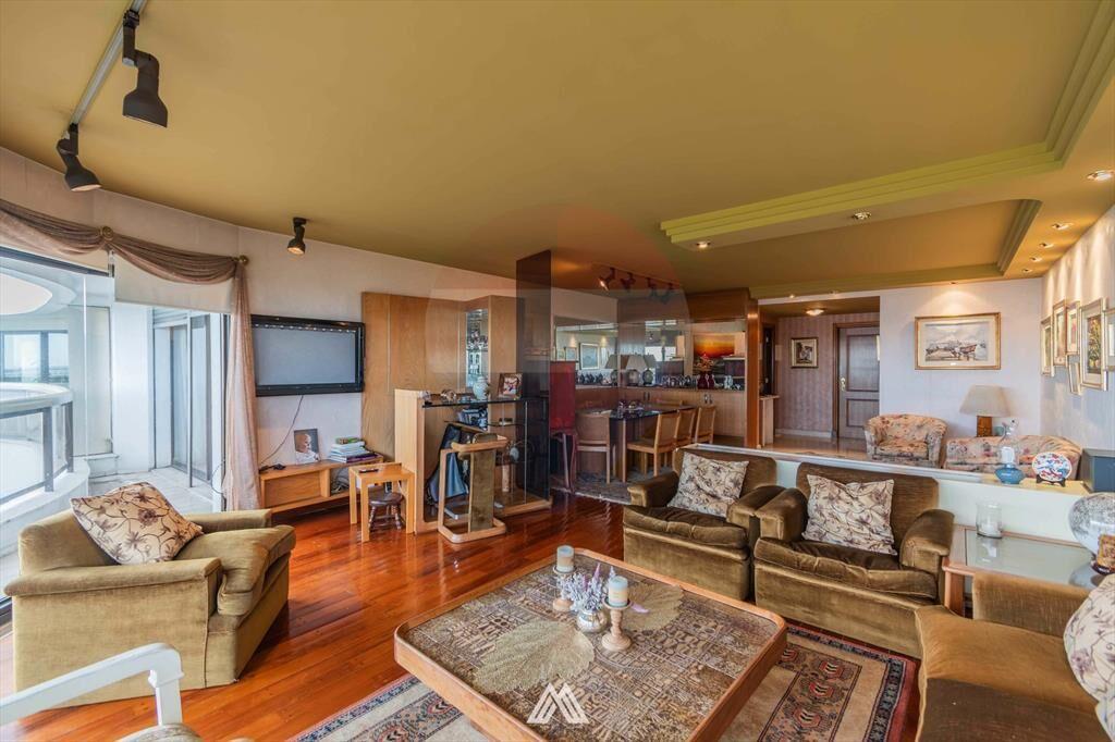 VENTA, primera linea, 3 suites.