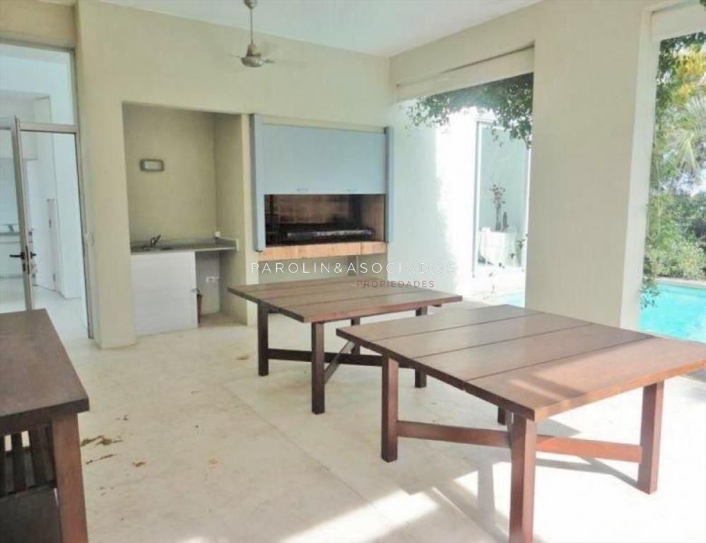 Casa en venta de 4 dormitorios en Laguna Blanca,