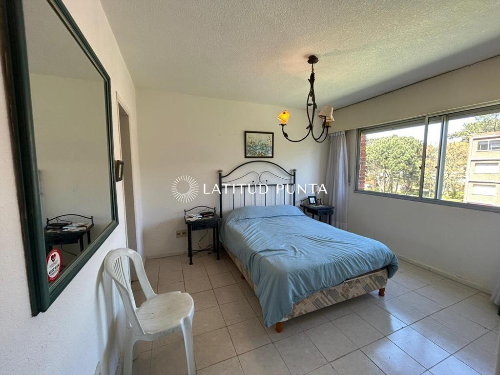 Apartamento en Mansa con parrillero propio, 4