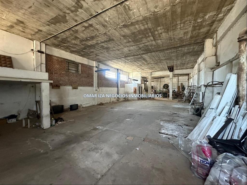 Venta local industrial prox Cno Carrasco Bolivia