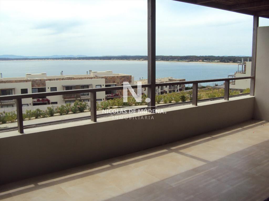 Apartamento en venta de dos dormitorios en Punta del Este