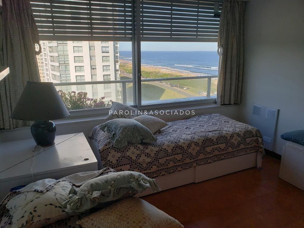 Apartamento de 3 dormitorios en Torre Tiburón, Punta del E