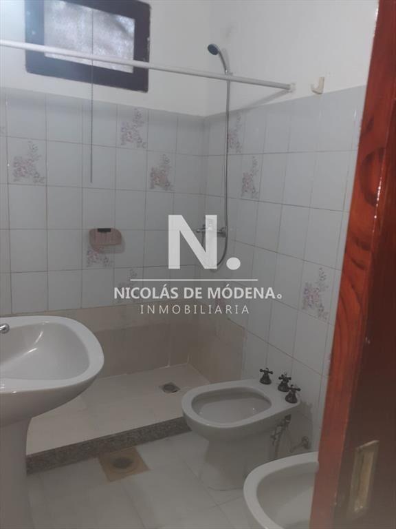 Casa en Maldonado: 4 Dormitorios, 3 Baños.
