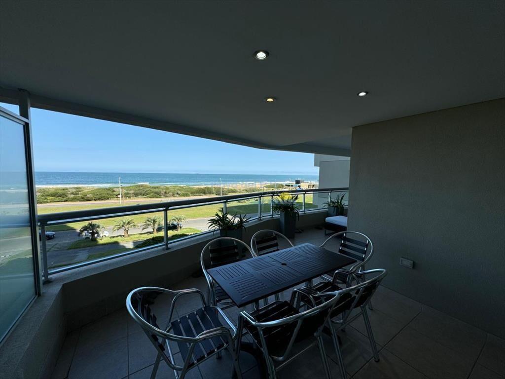 Apartamento en venta de 4 dormitorios en Punta ,