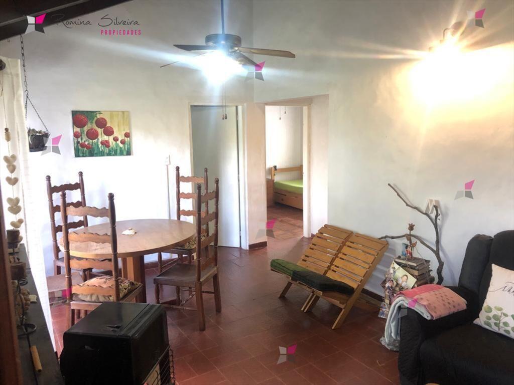 VENTA CASA DE 3 DORMITORIOS BARRIO PINARES
