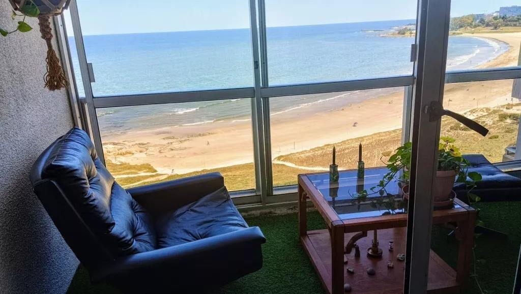 Venta apartamento de 2 dormitorios frente al mar en Malvin