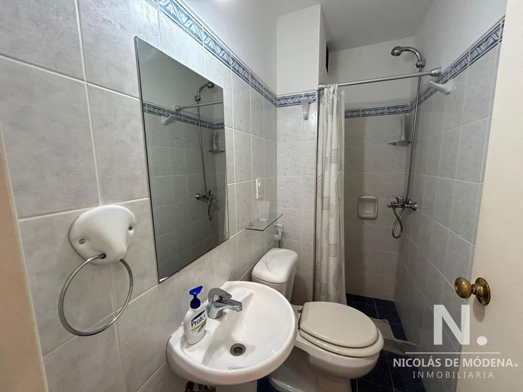 Venta de apartamento de dos dormitorios en Aidy Grill, Punt