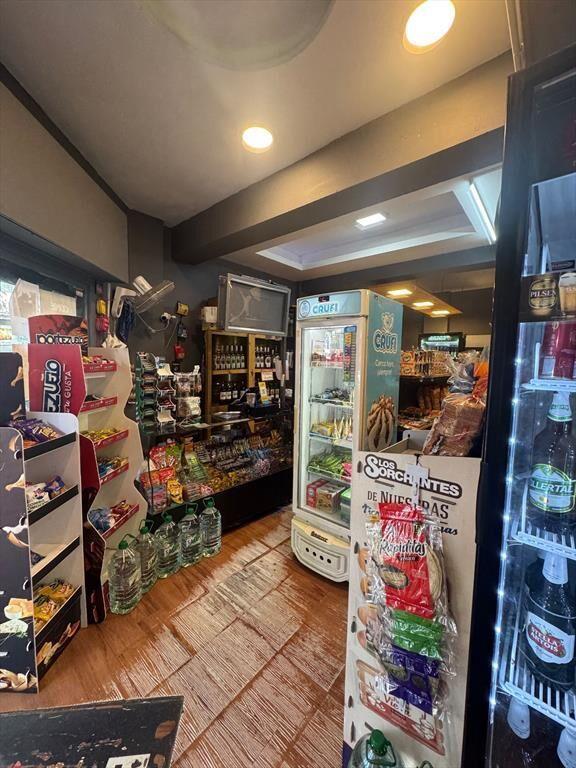 VENTA LOCAL CORDÓN con renta casi 6%