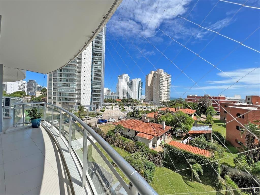 En venta apartamento de 2 dormitorios en Mansa, a