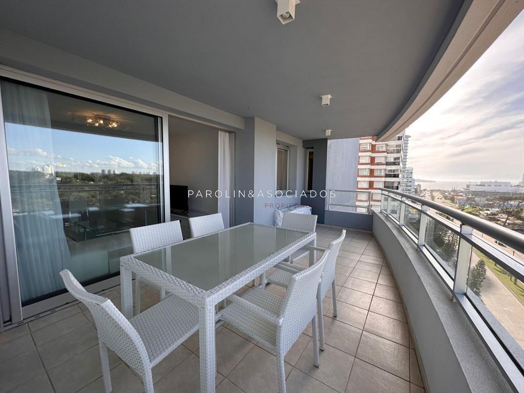 Apartamento de 3 dormitorios en venta en Edificio