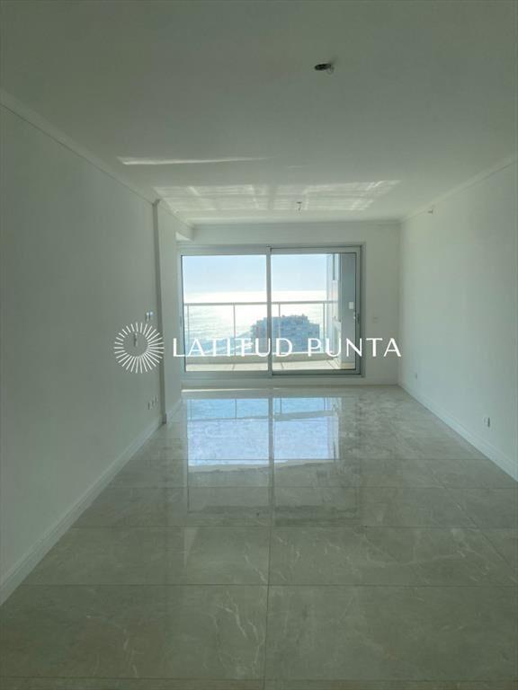 Piso alto en Mansa, 2 dormitorios y parrillero