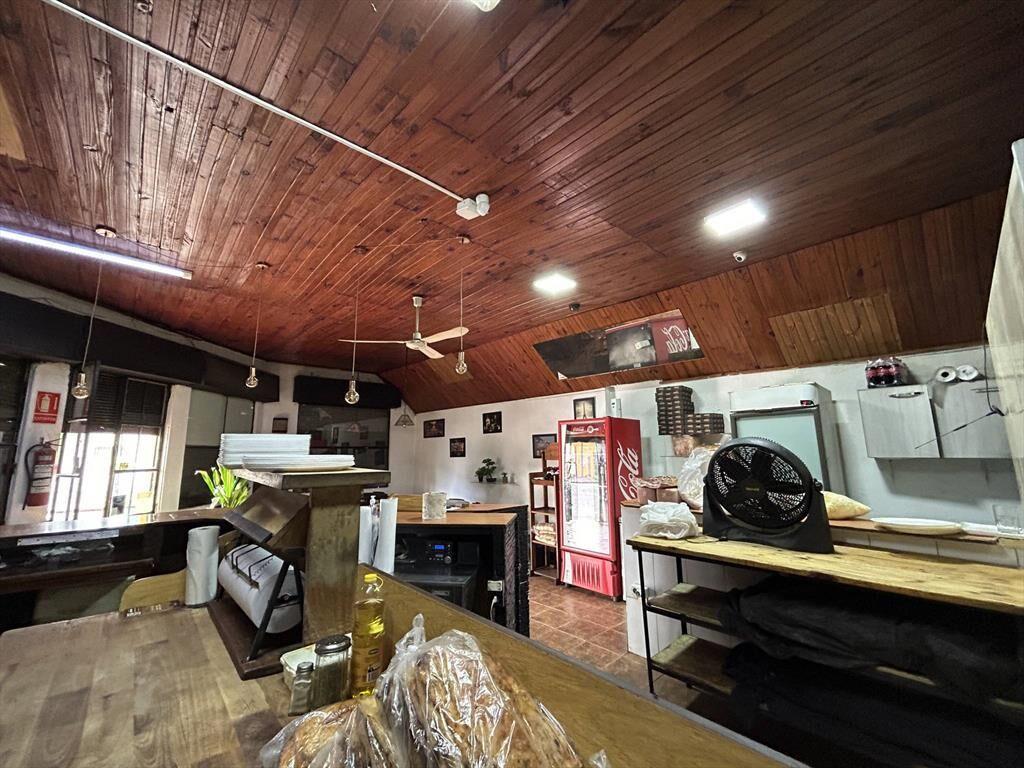 Venta de Local comercial con 263 Mts2 en Atahualpa