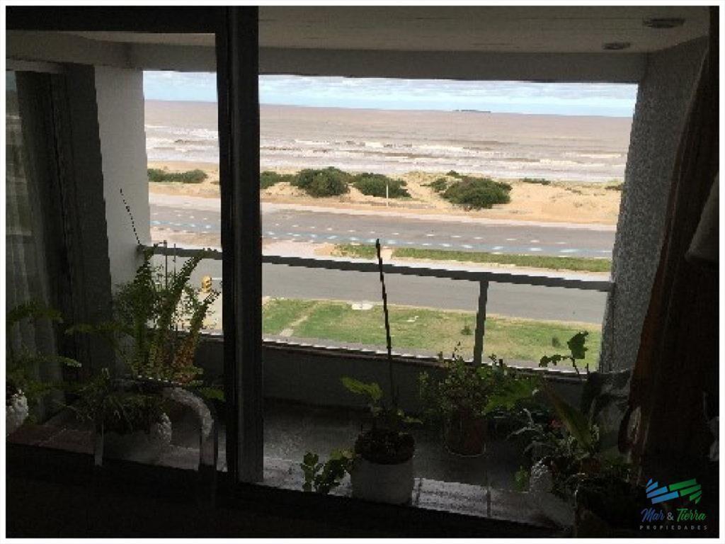 Apartamento en venta sobre Rbla., muy linda Punta