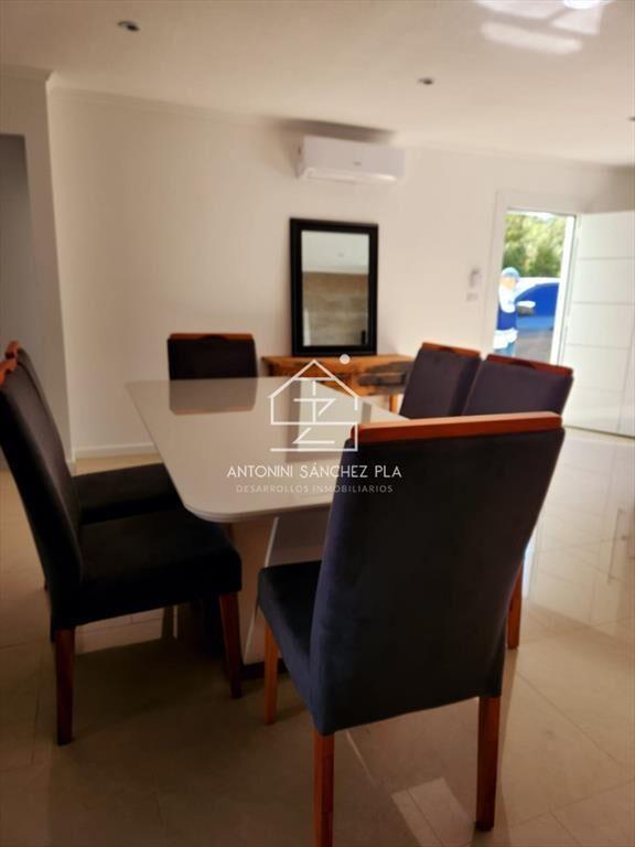 Vende Casa de 3 Dormitorios en Parque Burnett, con espacios