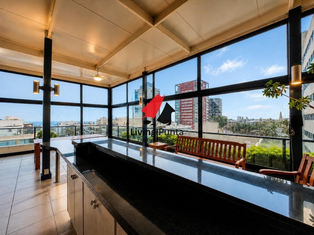 Departamento en Portofino con 2 garajes y hermosa vista al