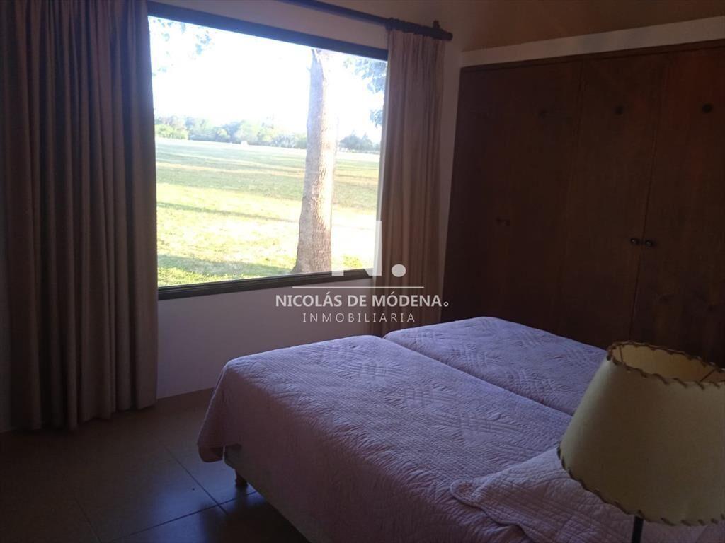 Se vende casa en el Quijote, La Barra de 3