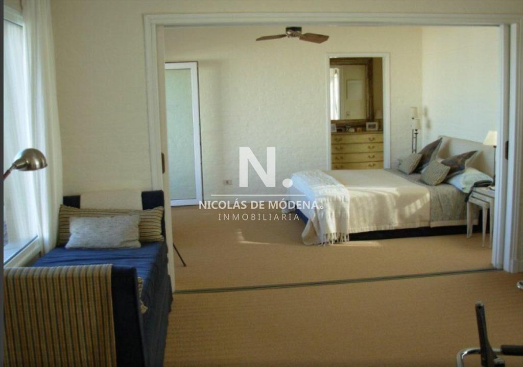 EXCLUSIVA CASA EN VENTA EN PUNTA DEL ESTE.