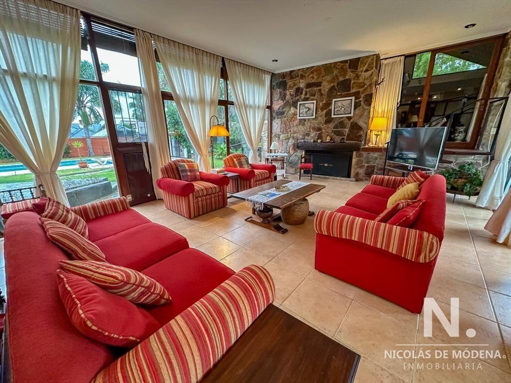 Casa en excelente zona de Playa Mansa