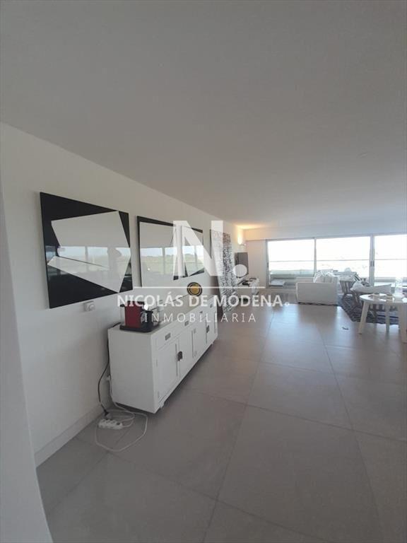 Apartamento de 3 dormitorios en Silente , Punta ,