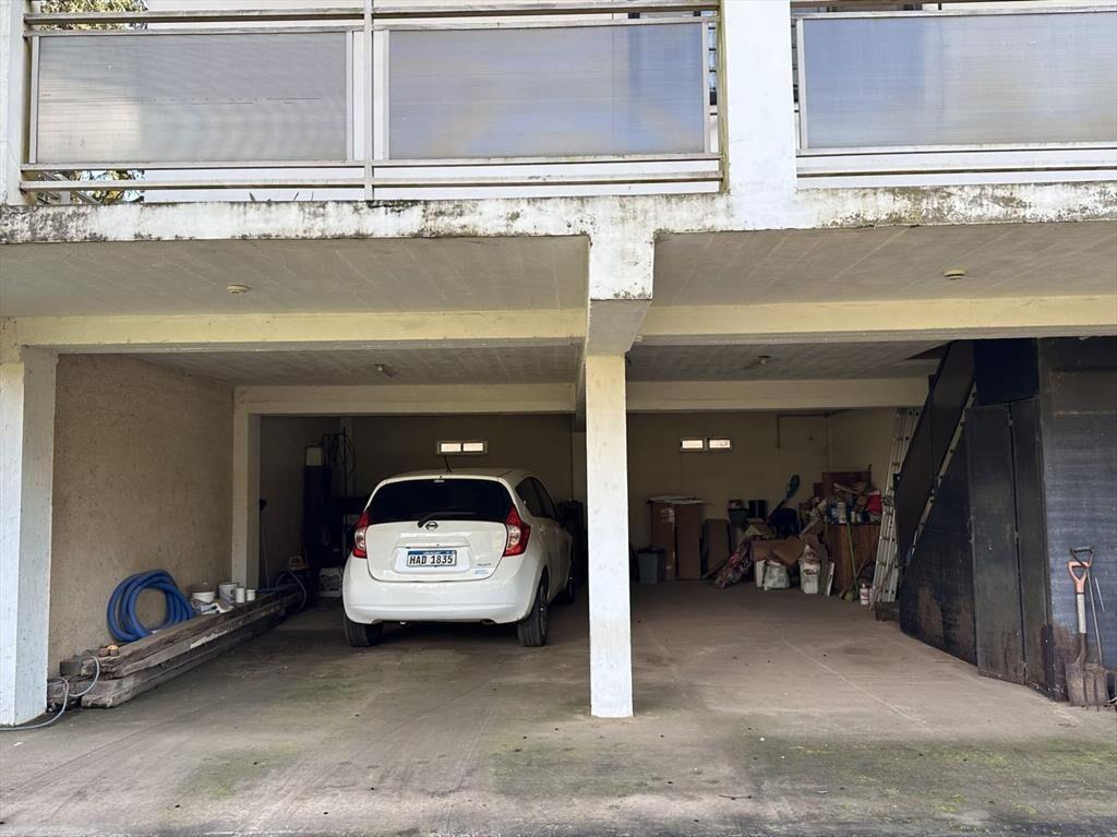 Casa con pileta, parrillero y 1.000 m² en Salto