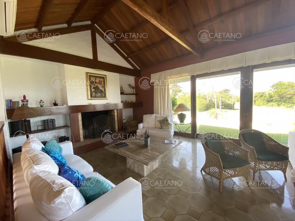 Casa en Brava 5 dormitorios + dependencia piscina