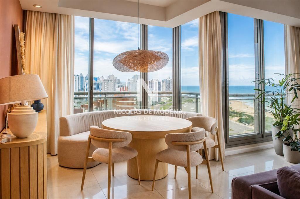 El lujo frente al mar, penthouse en Playa Brava