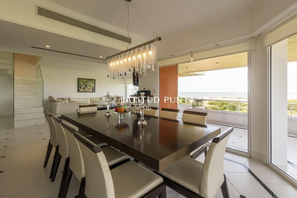 Brava, pent house sobre primera linea, 5 dormitorios + loft