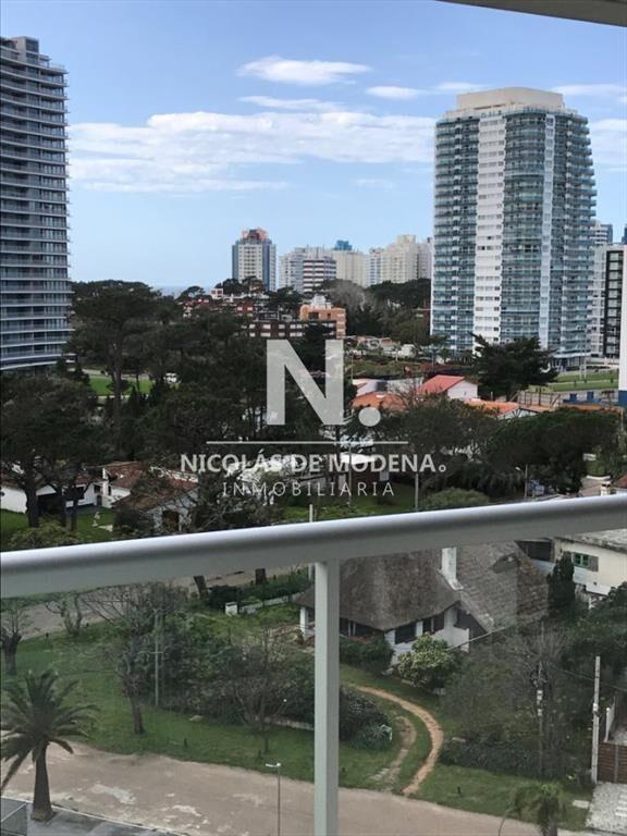 Amplio departamento en venta, Punta del Este.