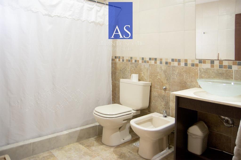 Exclusiva Casa a 60 Metros del Mar en Playa Mansa | 5 Dormi