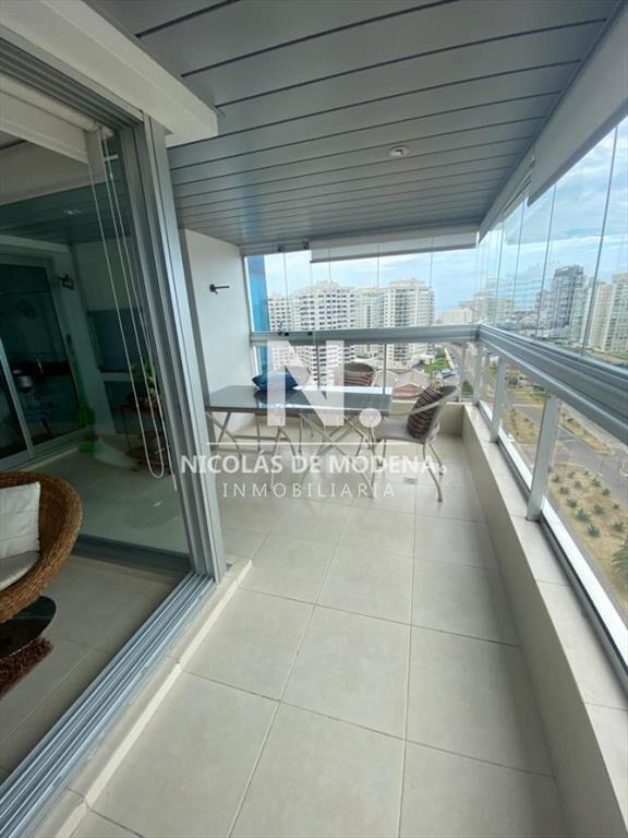 Hermoso apartamento con excelente vista!
