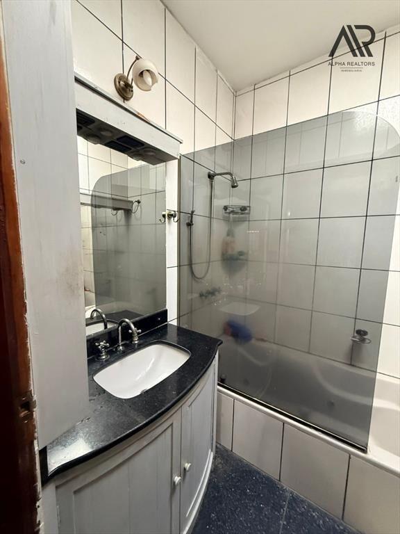 Casa en venta c/ cochera en Artigas