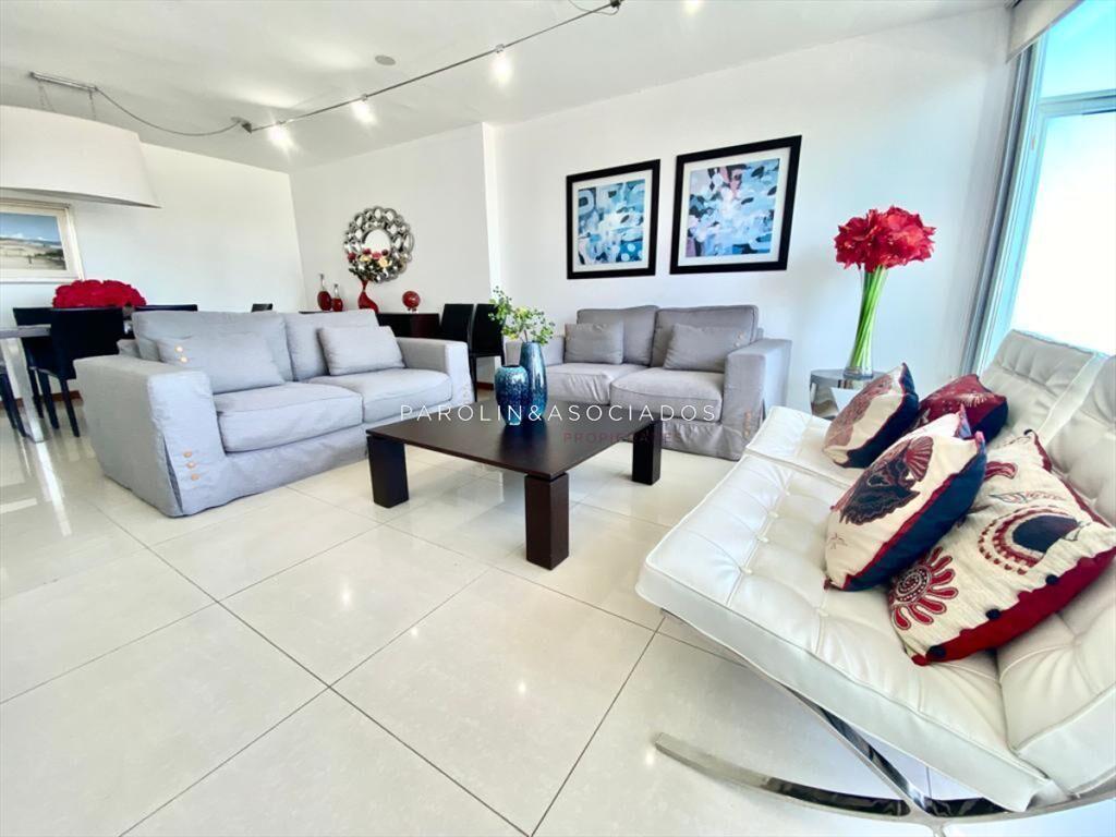 Pent House en venta de 3 dormitorios en edificio Tressessen