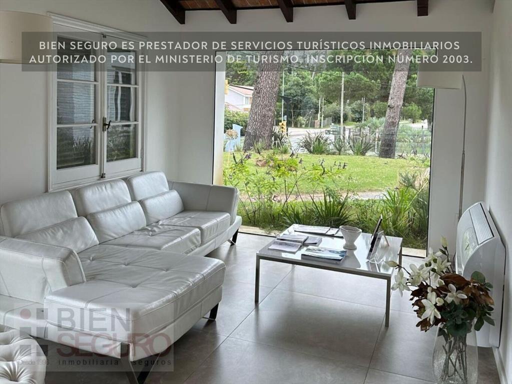 Impecable propiedad en Punta del Este, ideal clínica o inst
