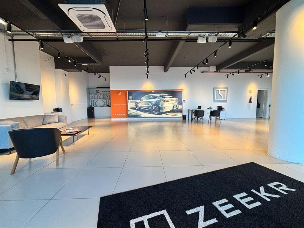 CASATROJA VENTA LOCAL COMERCIAL CON RENTA EN FORUM