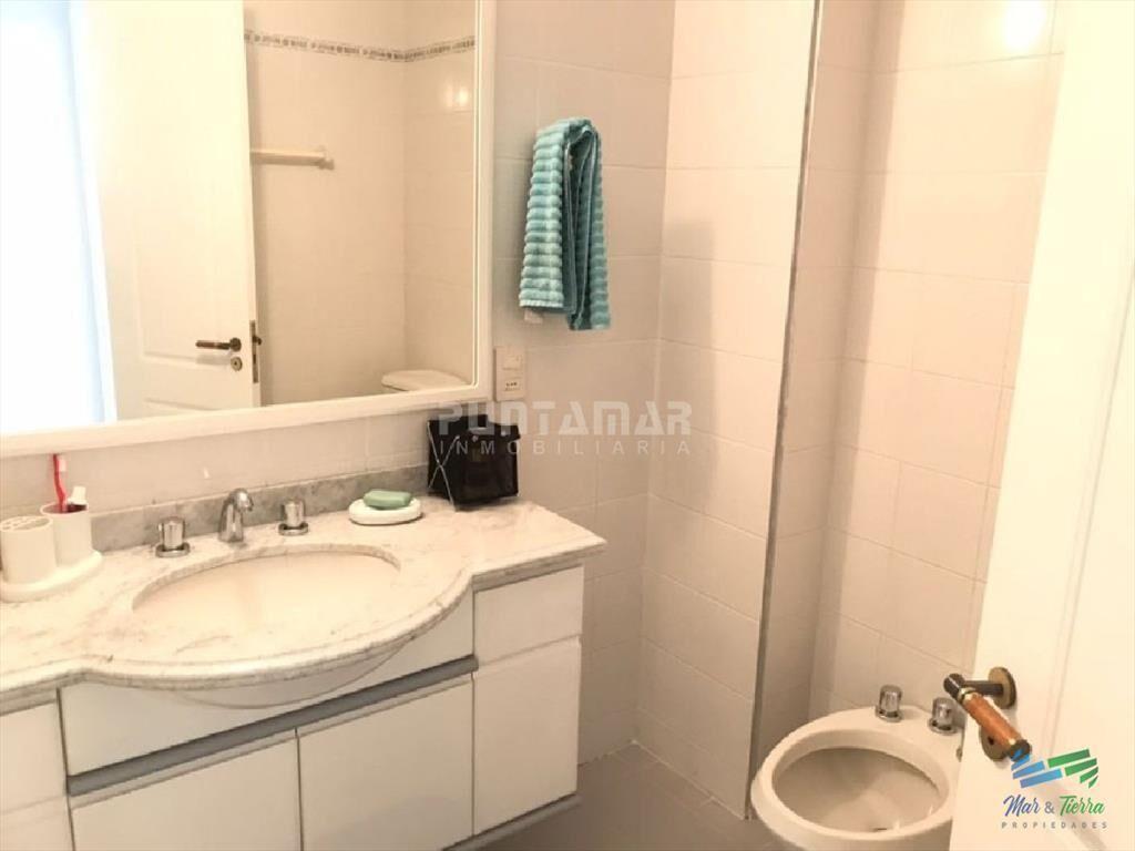 HERMOSO APARTAMENTO CON UNA AMPLIA TERRAZA , A DE