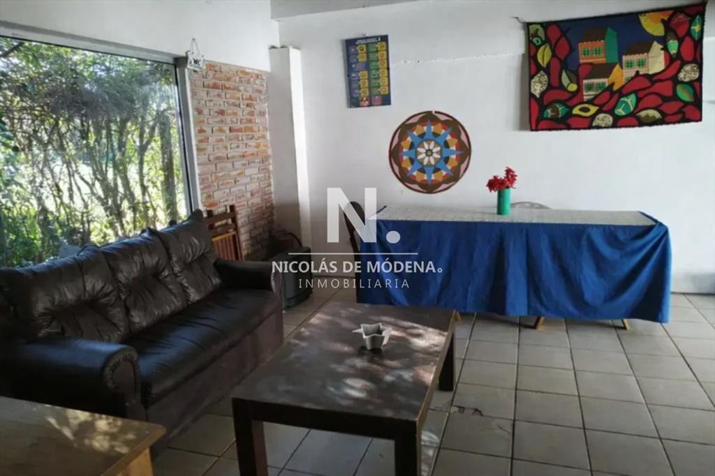 Vende casa en Punta del Este, de 6 dormitorios.