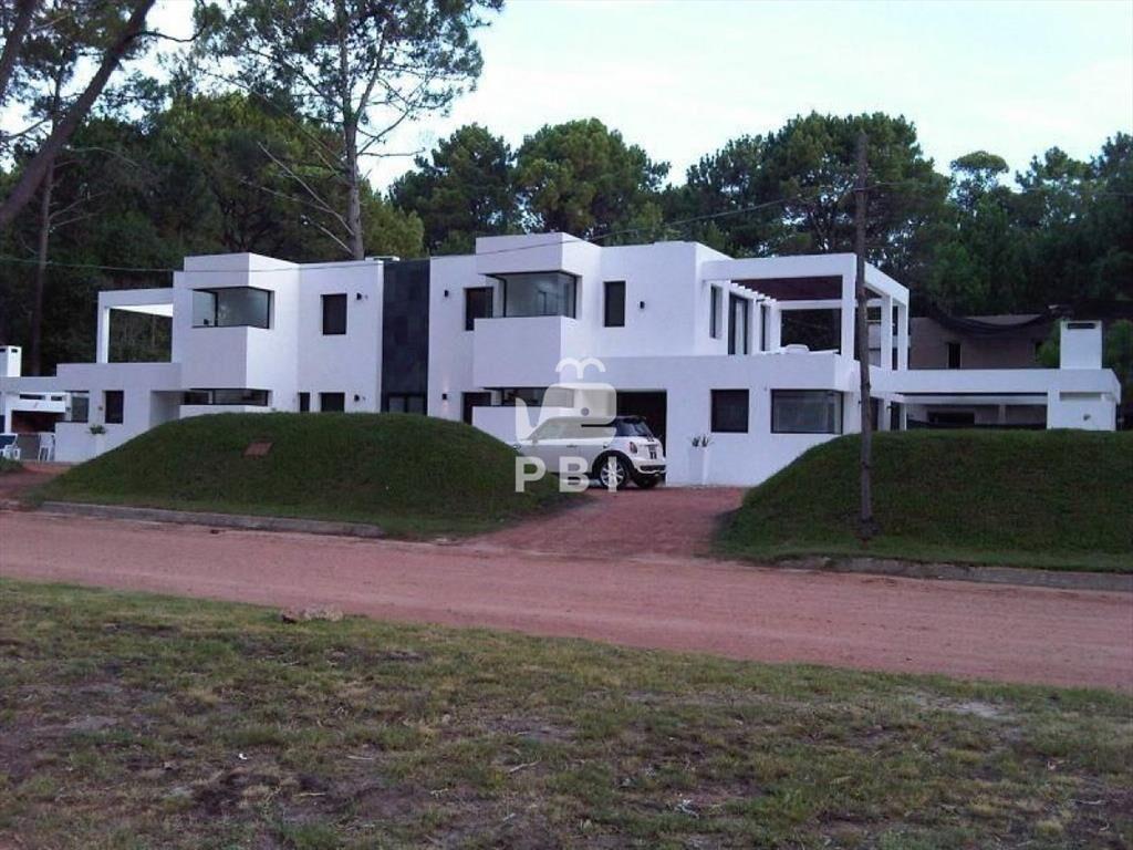 Casa 3 DORMITORIOS en Solanas Country, Punta - :