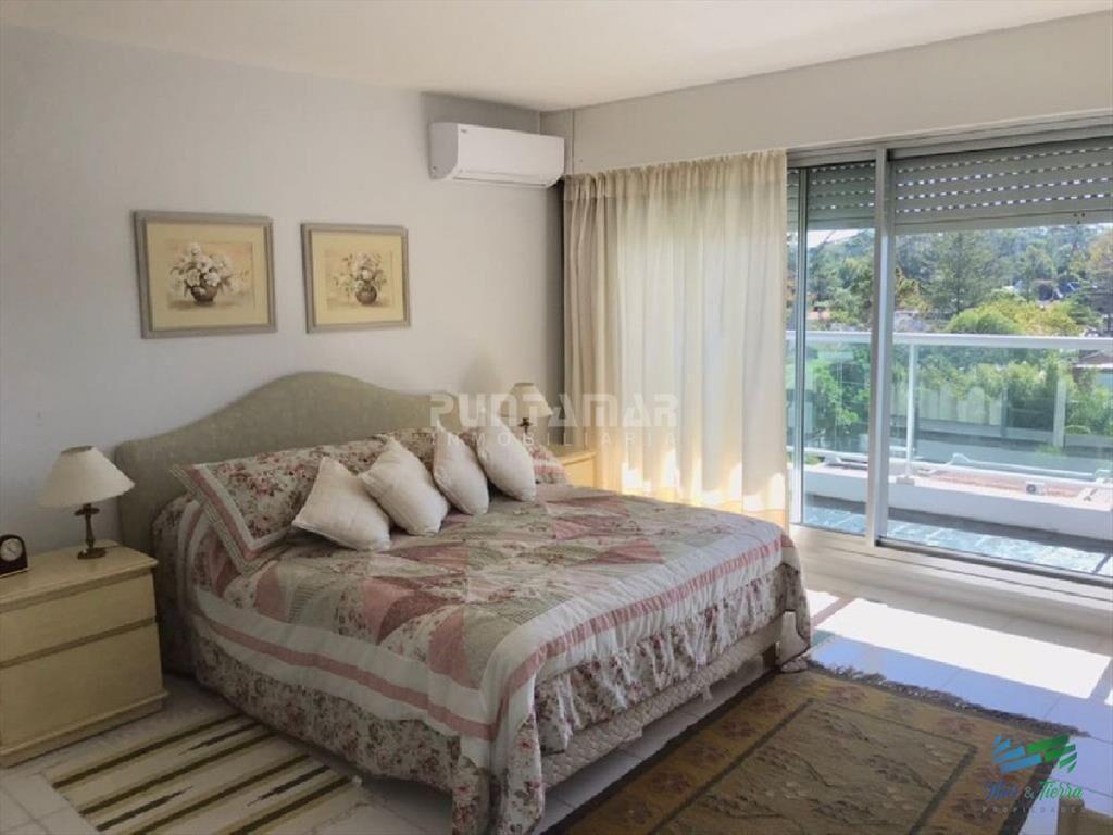 HERMOSO APARTAMENTO CON UNA AMPLIA TERRAZA , A DE