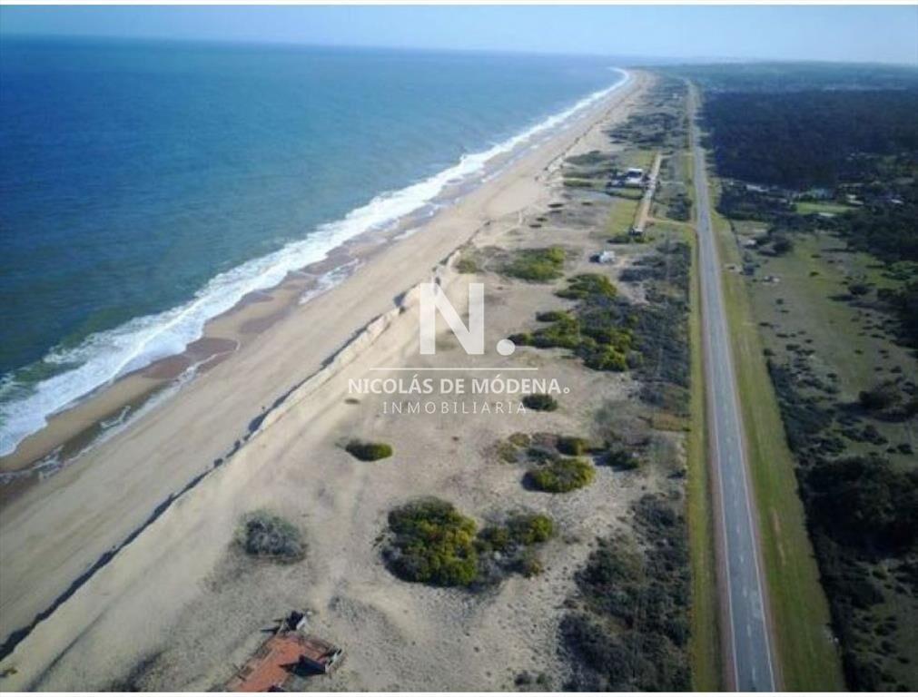 Vende chacra con costa en Punta del Este.
