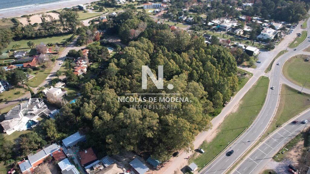 Espectacular Lote sobre Ruta Interbalnearia en en