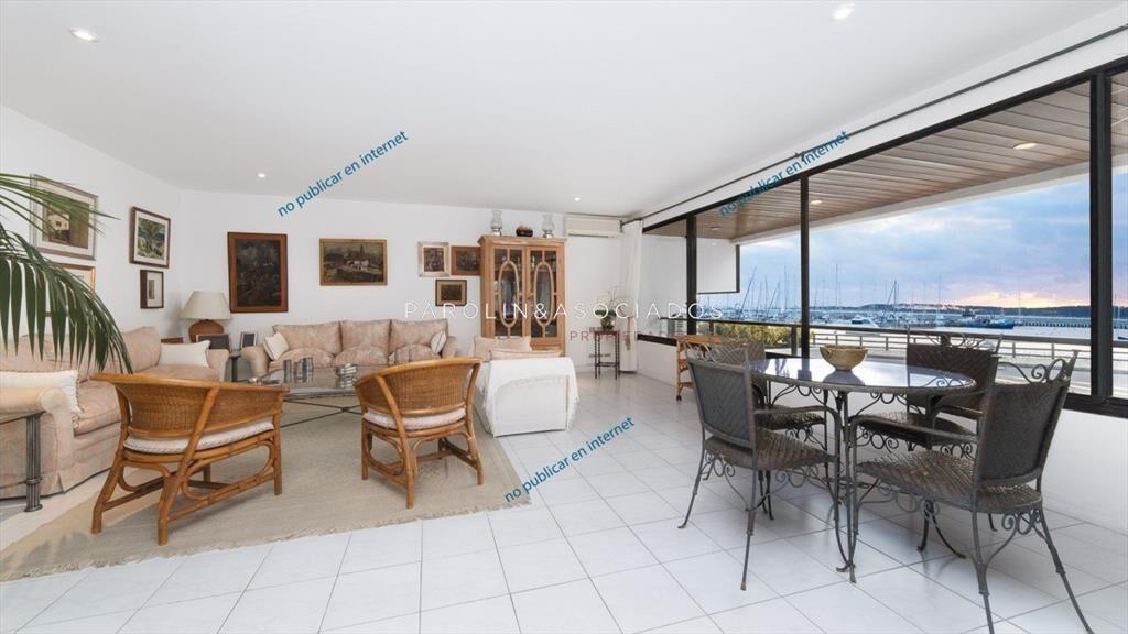 Apartamento en venta de 4 dormitorios en edificio