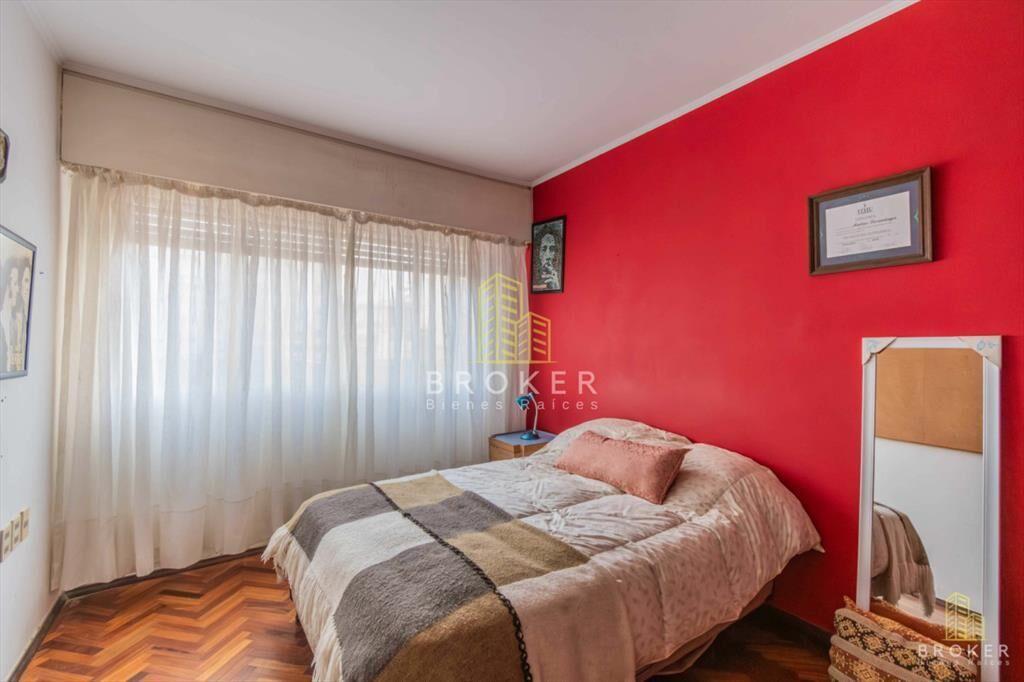 Venta Departamento Pocitos 4 dormitorios garage