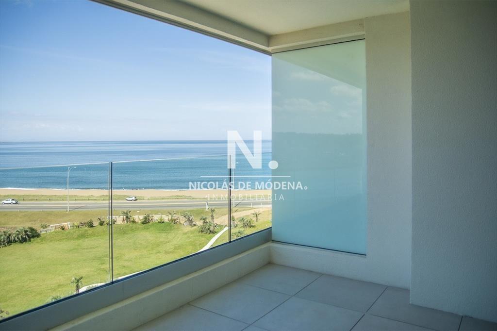 Complejo con vistas unicas a Laguna y Mar.