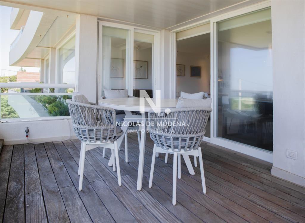 Vende apartamento en aplaya Brava de 3 en suite