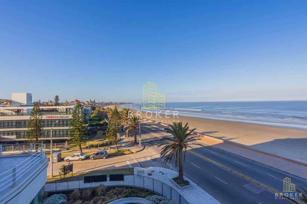 Apartamento en Rambla de Carrasco 4 dormitorios 5