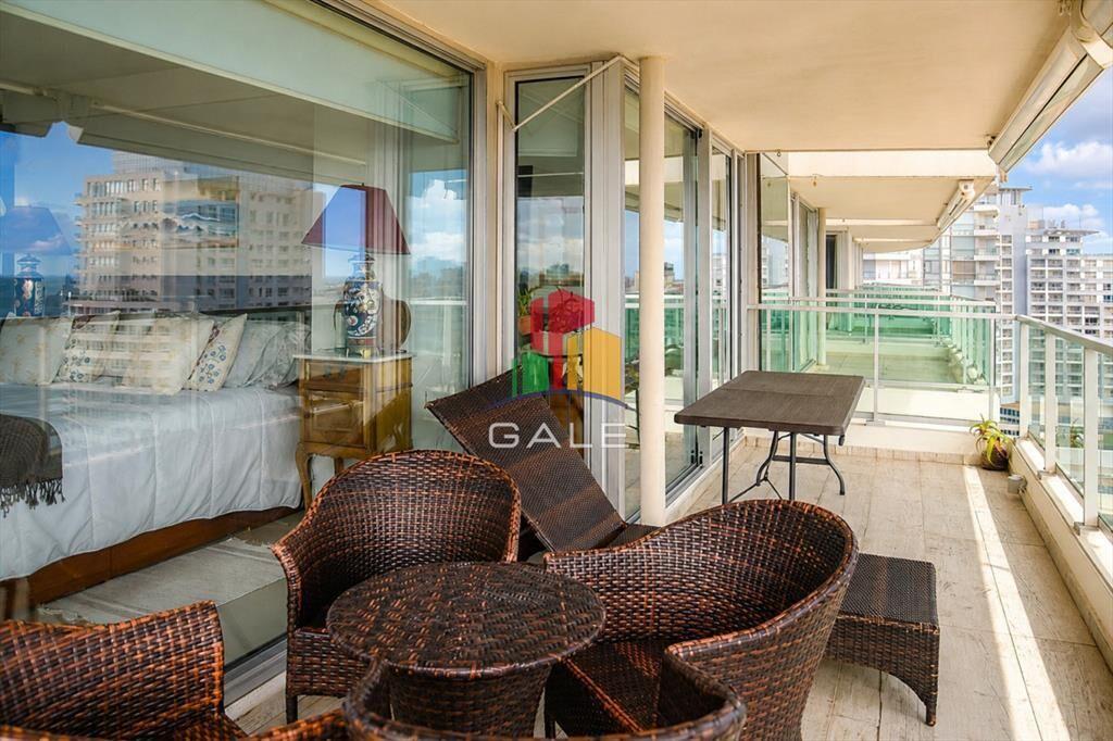 Departamento de 3 dormitorios en venta a pasos del mar. Gal