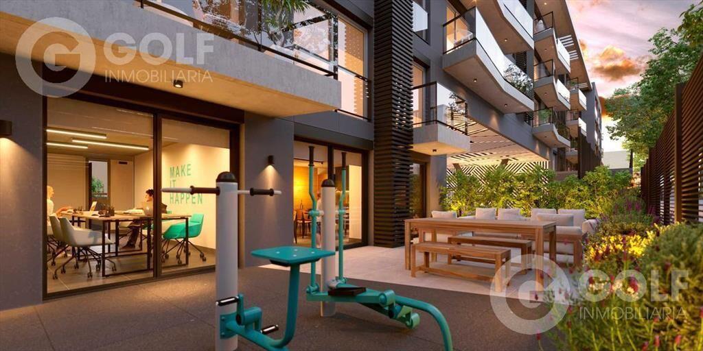 Venta apartamento de 2 dormitorios con amplia terraza en Tr