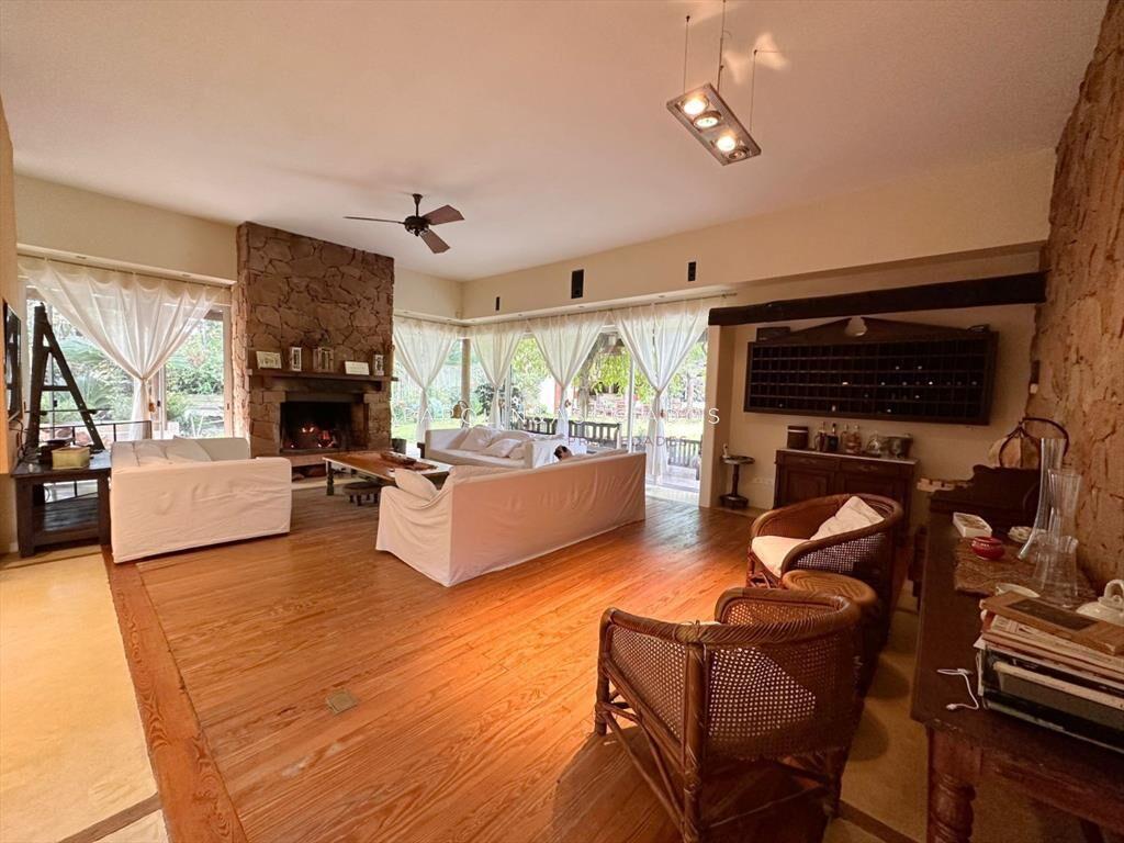 Hermosa propiedad en venta de 4 dormitorios en